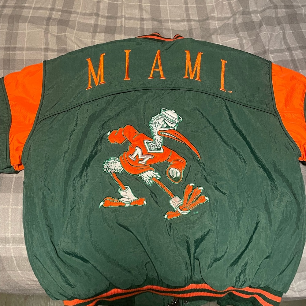 RARE VINTAGE U MIAMI JACKET IN AMAZING CONDITION